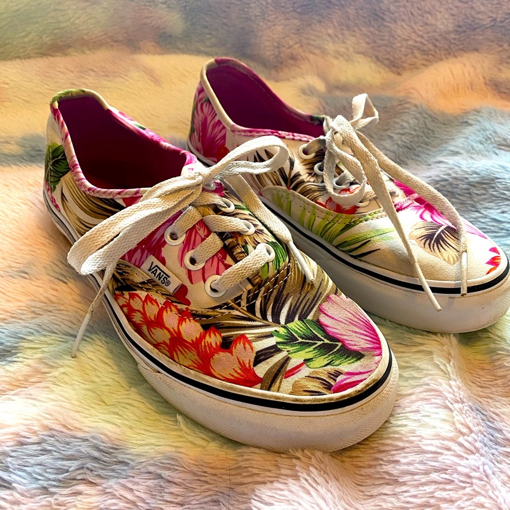 Vans Authentic Hawaiian Print Shoe Woman’s 6 or 22.5cm or 4.5 kids